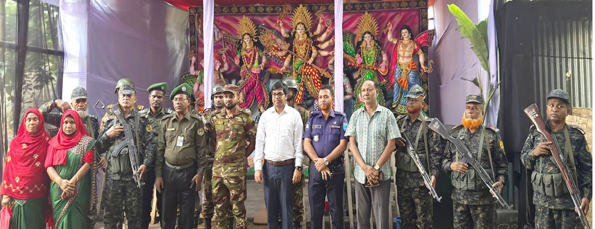 মির্জাপুরে ইউএনওর নেতৃত্বে যৌথবাহিনীর পূজামন্ডপ পরিদর্শন