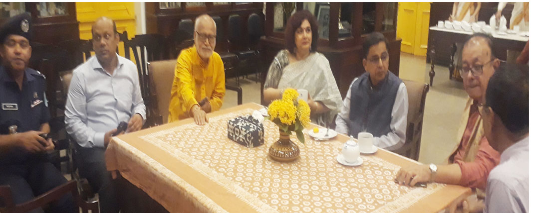 মির্জাপুরে কুমুদিনী কমপ্লেক্্র ও আরপি সাহার পূজামন্ডপ ভিআইপিদের পদচারনায় মুখরিত