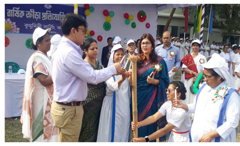 মির্জাপুরে কুমুদিনী নার্সিং কলেজে উৎসব মুখর পরিবেশে প্রথম বার্ষিক ক্রীড়া প্রতিযোগিতা